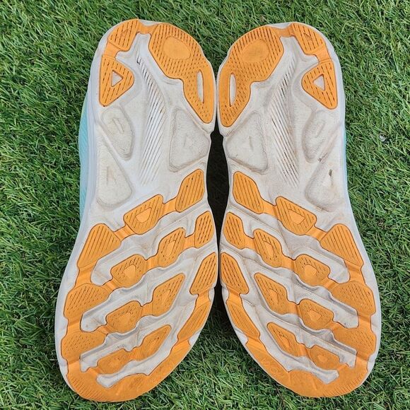 HOKA CLIFTON 9 - Womens Athletic Shoes - SIZE 9B - Picture 8 of 9